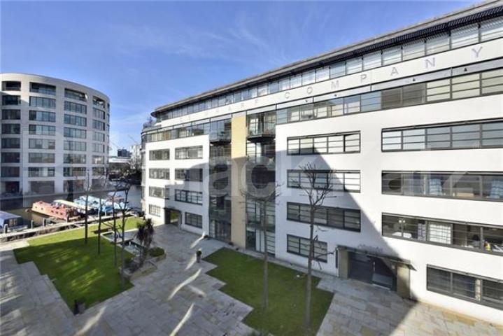 			STUNNING APARTMENT IN A PORTED DEVELOPMENT IN KING'S CROSS, 2 Bedroom, 1 bath, 1 reception Apartment			 Ice Wharf, KINGS CROSS